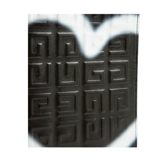 GIVENCHY
TAG EFFECT HEART MULTI POUCH - Picture 3 of 7